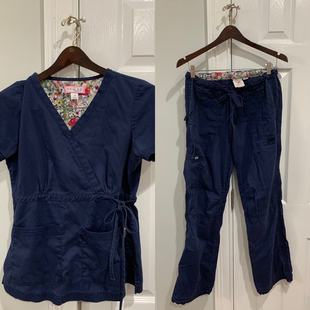 Koi Kathy Peterson Matching Scrub Set Top & Bottom